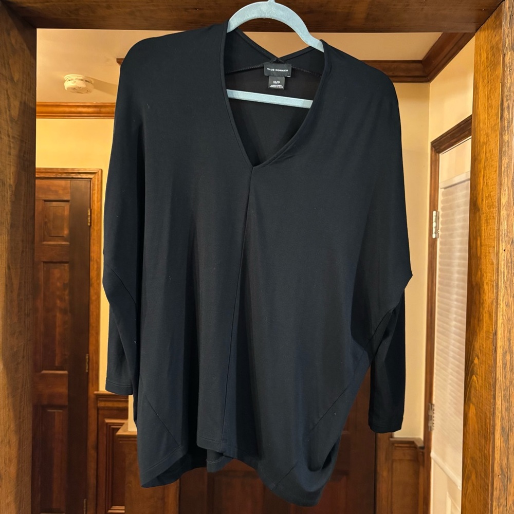 Club monaco black v-neck top. Tunic length size XS